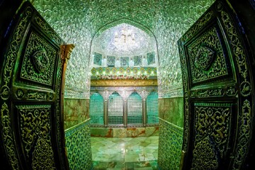 تصاویر/ آیین غبارروبی مضجع شریف امامزاده صالح(ع)