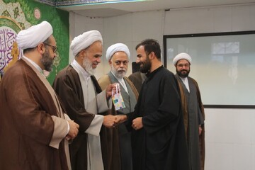 اختتامیه جشنواره علامه حلی در مدرسه علمیه امام مهدی(عج) کرمان برگزار شد + عکس