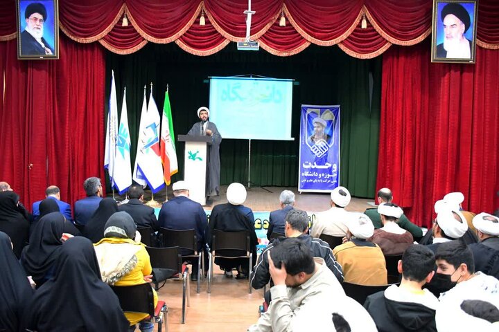 تصاویر/ مرتسم گرامی‌داشت وحدت حوزه و دانشگاه در تکاب