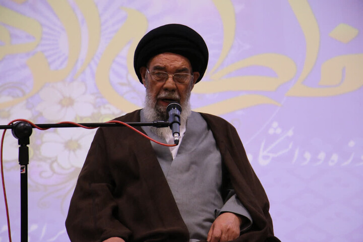 تصاویر| همایش وحدت حوزه و دانشگاه در اصفهان