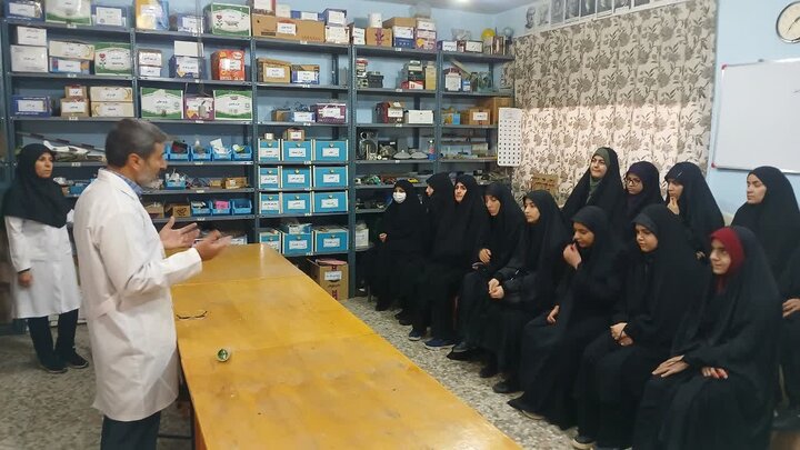 تصاویر/بازدید طلاب مدرسه علمیه کوهدشت از پژوهش‌سرای فارابی شهرستان