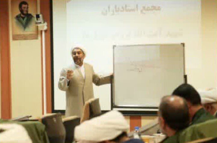 تصاویر/نشست مجمع استادیاران شهید آیت الله مرتضی بروجردی(ره) صالحین استان لرستان