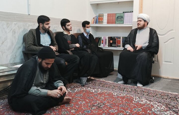 تصاویر/برگزاری برنامه های تهذیبی در مدرسه ولیعصر(عج)بروجرد