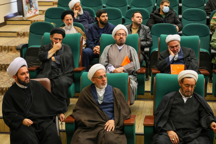 تصاویر |  همایش پیشکسوتان و بازنشستگان روحانی نیروهای مسلح در لشکر 21 حمزه در تبریز