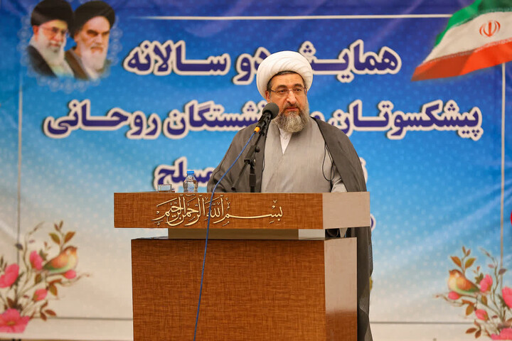 تصاویر |  همایش پیشکسوتان و بازنشستگان روحانی نیروهای مسلح در لشکر 21 حمزه در تبریز