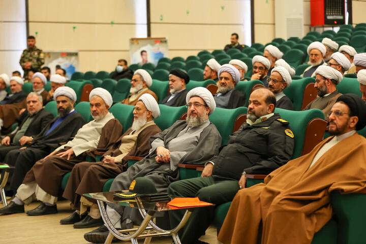 تصاویر |  همایش پیشکسوتان و بازنشستگان روحانی نیروهای مسلح در لشکر 21 حمزه در تبریز