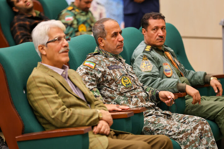 تصاویر |  همایش پیشکسوتان و بازنشستگان روحانی نیروهای مسلح در لشکر 21 حمزه در تبریز