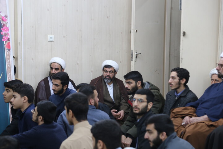 تصاویر/آیین رونمایی از کتب و نشریات طلاب مدارس علمیه خوزستان