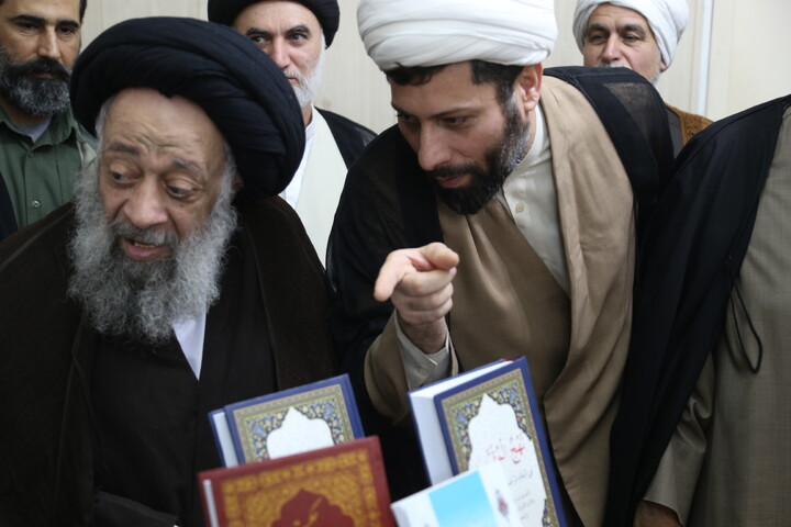 تصاویر/آیین رونمایی از کتب و نشریات طلاب مدارس علمیه خوزستان