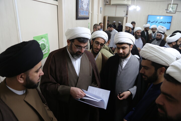 تصاویر/آیین رونمایی از کتب و نشریات طلاب مدارس علمیه خوزستان