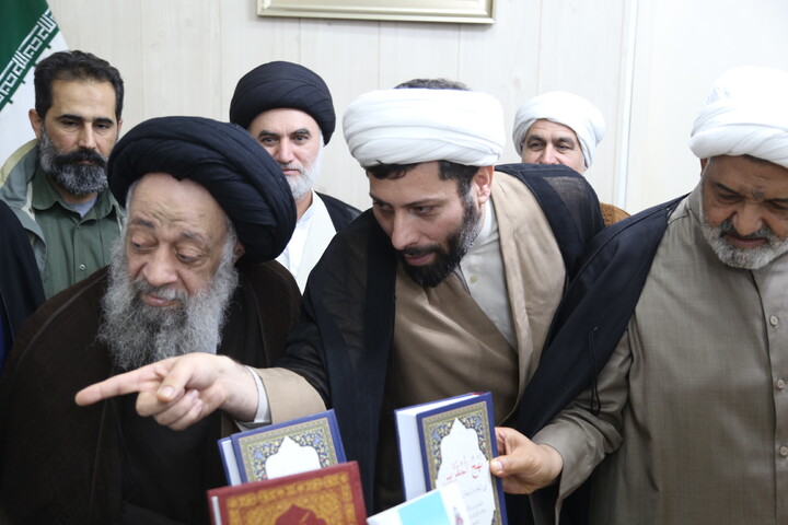 تصاویر/آیین رونمایی از کتب و نشریات طلاب مدارس علمیه خوزستان