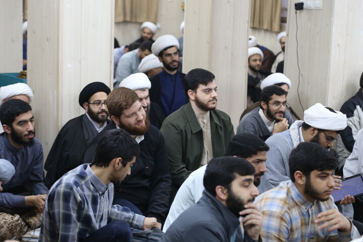 تصاویر/آیین رونمایی از کتب و نشریات طلاب مدارس علمیه خوزستان