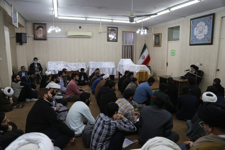 تصاویر/آیین رونمایی از کتب و نشریات طلاب مدارس علمیه خوزستان