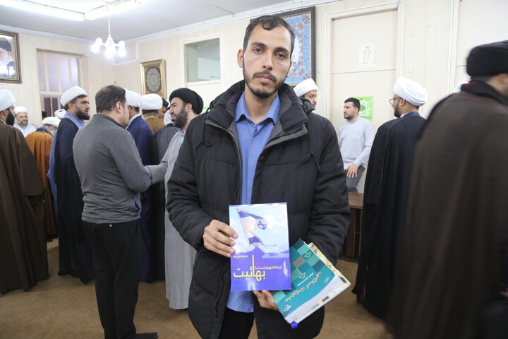 تصاویر/آیین رونمایی از کتب و نشریات طلاب مدارس علمیه خوزستان