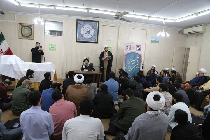 تصاویر/آیین رونمایی از کتب و نشریات طلاب مدارس علمیه خوزستان