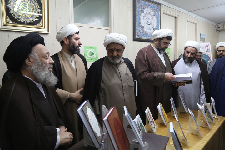 تصاویر/آیین رونمایی از کتب و نشریات طلاب مدارس علمیه خوزستان