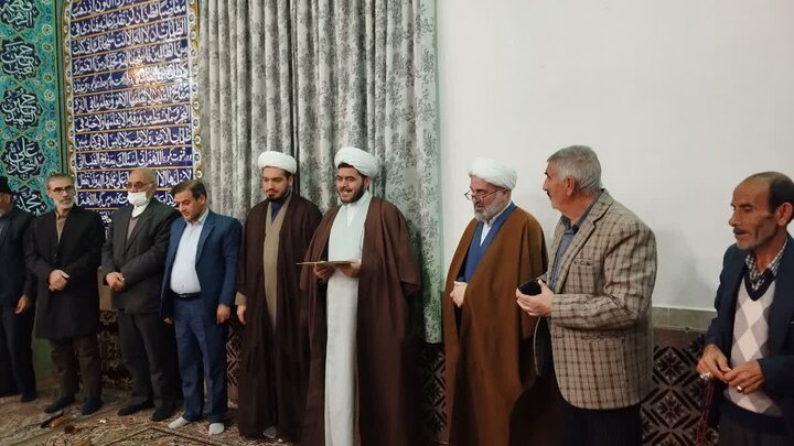 تصاویر/ حضور امام جمعه باروق در مسجد روستای چالخاماز