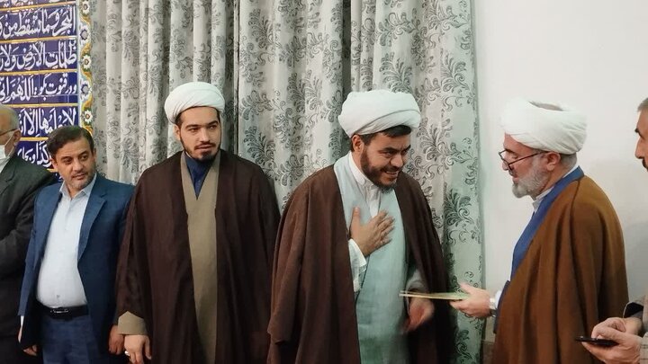 تصاویر/ حضور امام جمعه باروق در مسجد روستای چالخاماز