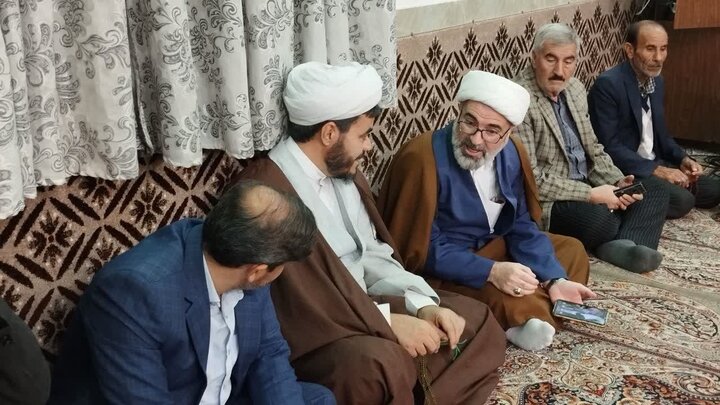 تصاویر/ حضور امام جمعه باروق در مسجد روستای چالخاماز