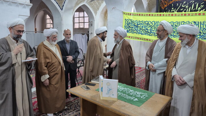 تصاویر/ تجلیل از نفرات برتر جشنواره علامه حلی(ره) مدرسه علمیه آیت‌الله مدنی کاشانی(ره)