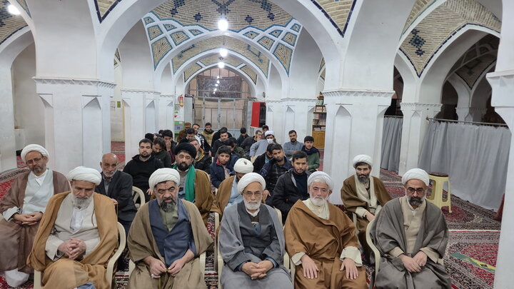 تصاویر/ رونمایی از کتاب «آوای رحمانی» در کاشان