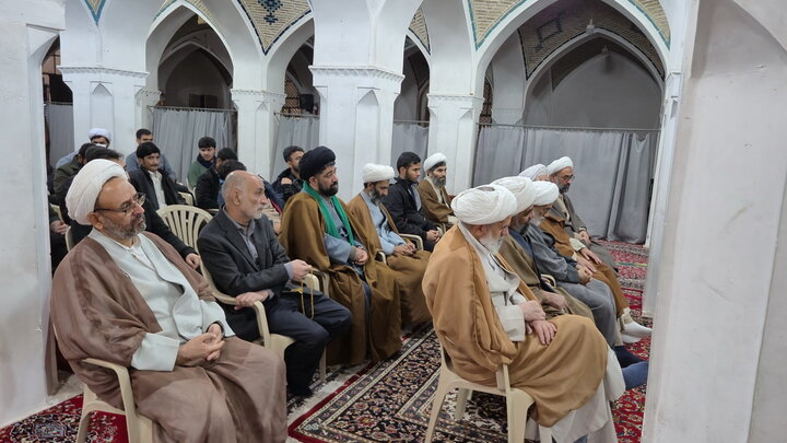 تصاویر/ رونمایی از کتاب «آوای رحمانی» در کاشان