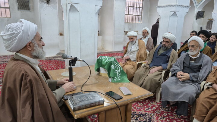 تصاویر/ رونمایی از کتاب «آوای رحمانی» در کاشان