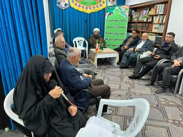 تصاویر/ دیدار مداحان و شاعران آیینی دیلم با امام جمعه