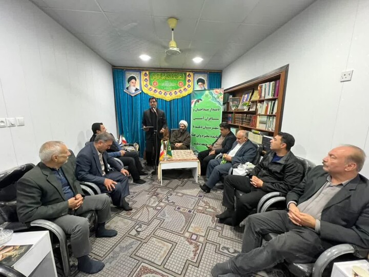 تصاویر/ دیدار مداحان و شاعران آیینی دیلم با امام جمعه