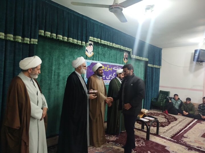 تصاویر/ اختتامیه هفدهمین جشنواره مدرسه‌ای علامه حلی(ره) مدرسه علمیه امیرالمومنین(ع) آران و بیدگل