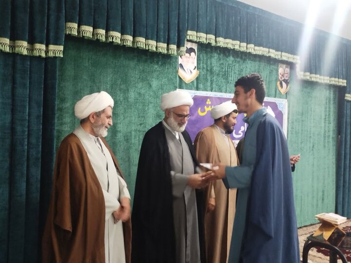 تصاویر/ اختتامیه هفدهمین جشنواره مدرسه‌ای علامه حلی(ره) مدرسه علمیه امیرالمومنین(ع) آران و بیدگل