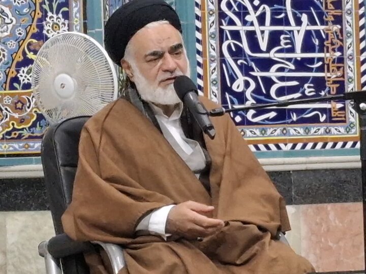 تصاویر/جلسه اخلاق آیت الله مهدوی با مدیران ادارات،طلاب و روحانیون آران وبیدگل