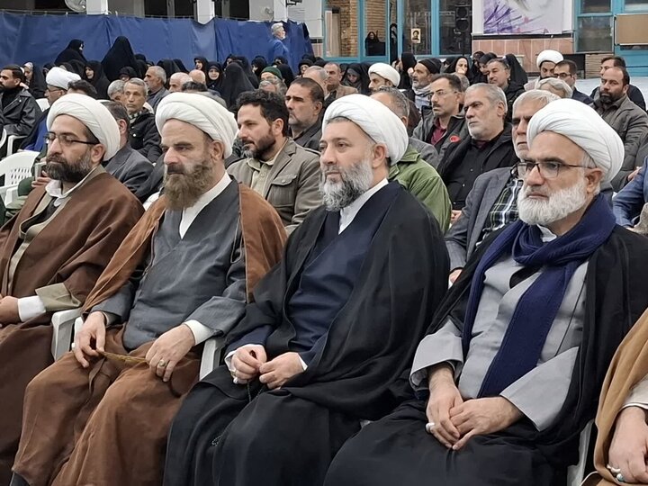 تصاویر/جلسه اخلاق آیت الله مهدوی با مدیران ادارات،طلاب و روحانیون آران وبیدگل