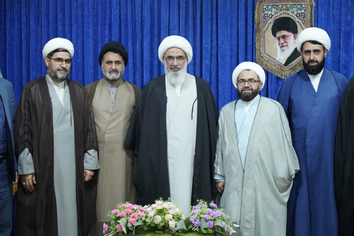 تصاویر/ دیدار مسئولان قرارگاه خاتم الانبیا با نماینده ولی‌فقیه در بوشهر