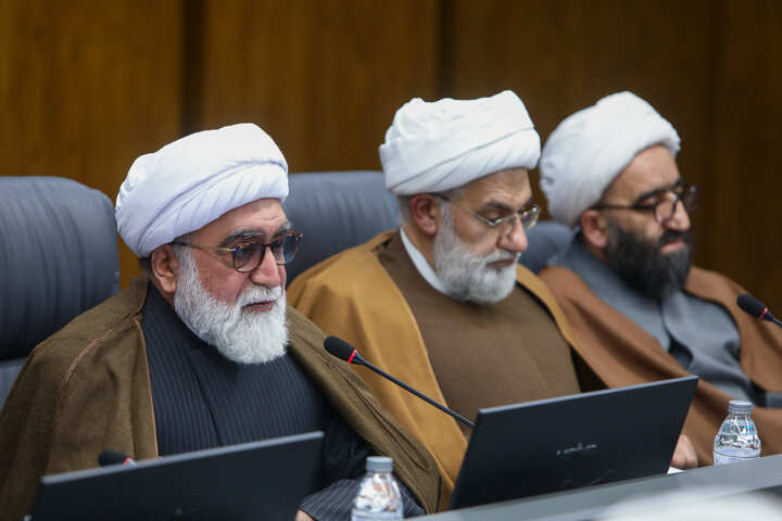 پیروزی انقلاب اسلامی، ثمره وحدت حوزه و دانشگاه است/ لزوم توسعه همکاری‌های مشترک حوزه و دانشگاه