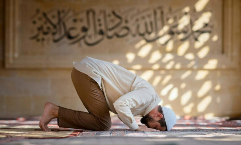 কেন আমরা নামাজ পড়ব?