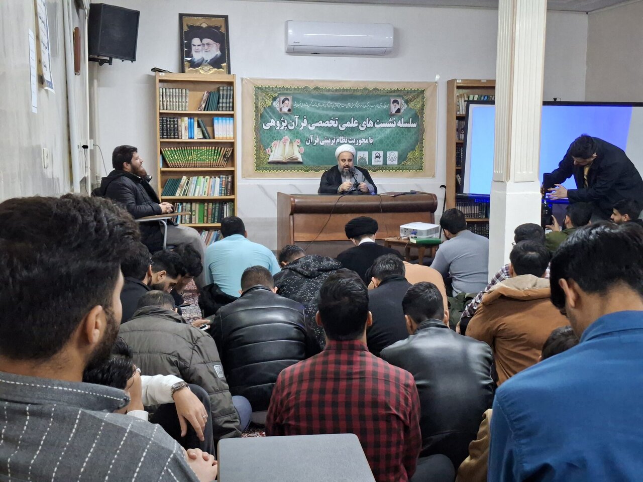 تدبّر، لازمه استقرار تربیت قرآنی است