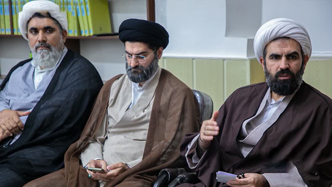 دیدار معاونین پژوهش حوزه‌ علمیه گیلان با نماینده ولی‌فقیه در استان + تصاویر