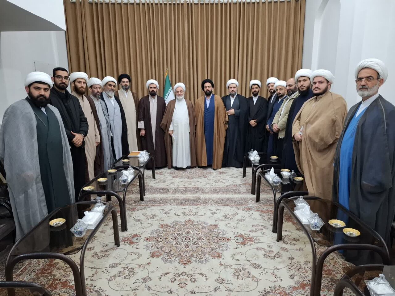 دیدار معاونین پژوهش حوزه‌ علمیه گیلان با نماینده ولی‌فقیه در استان + تصاویر