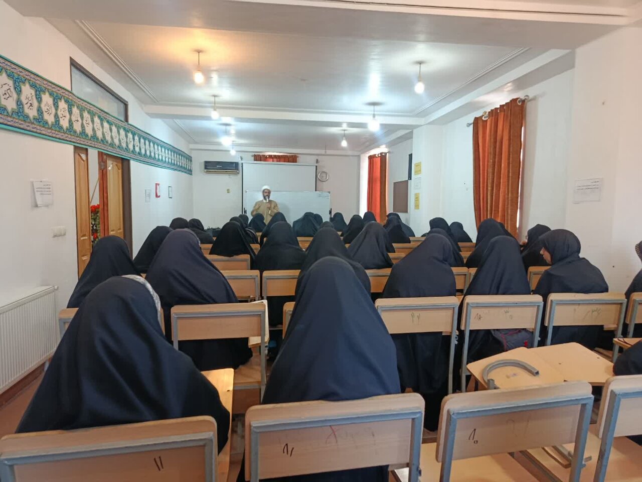 تصاویر/همایش علمی پژوهشی مدرسه علمیه فاطمه الزهرا بم