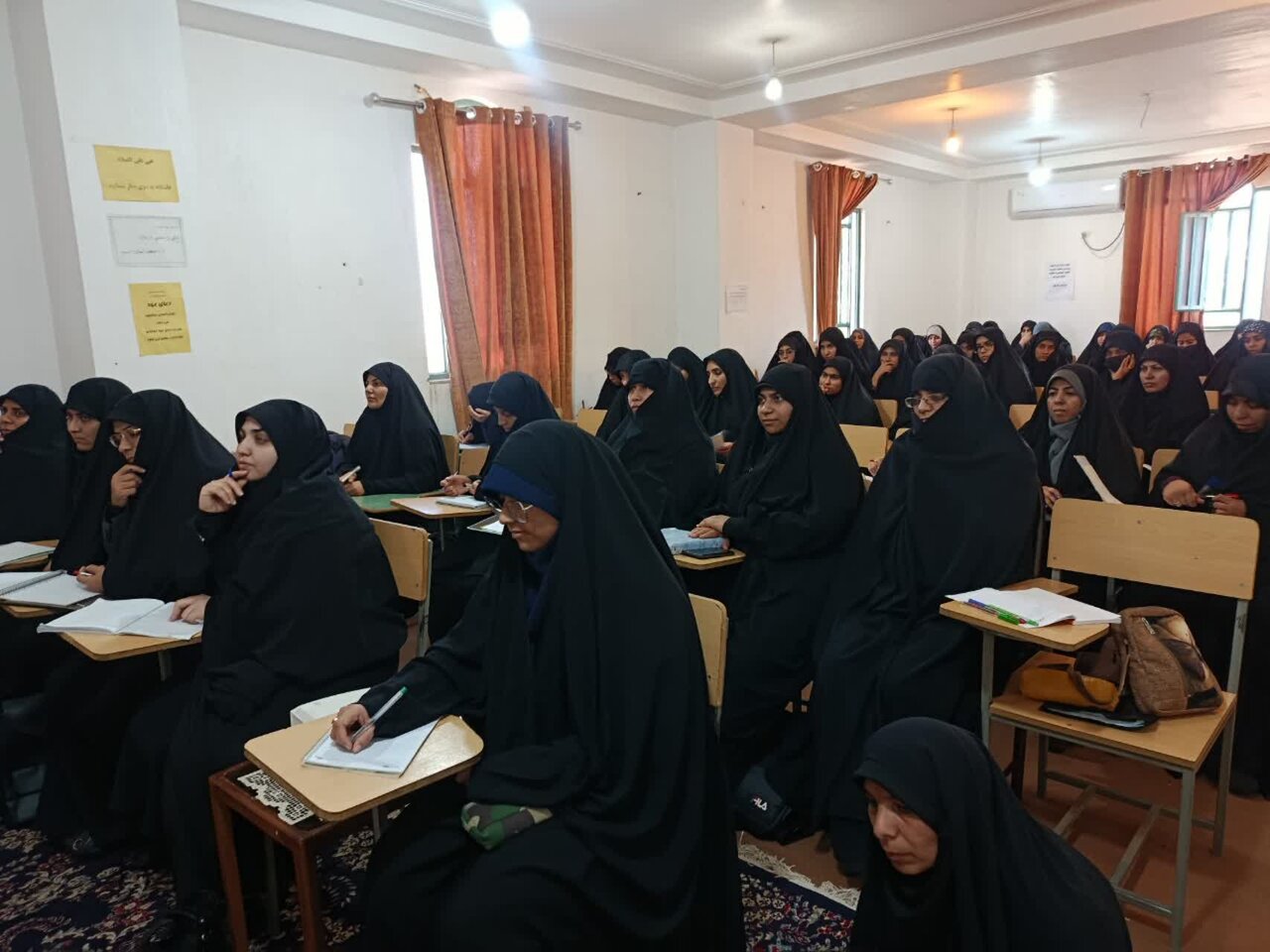 تصاویر/همایش علمی پژوهشی مدرسه علمیه فاطمه الزهرا بم