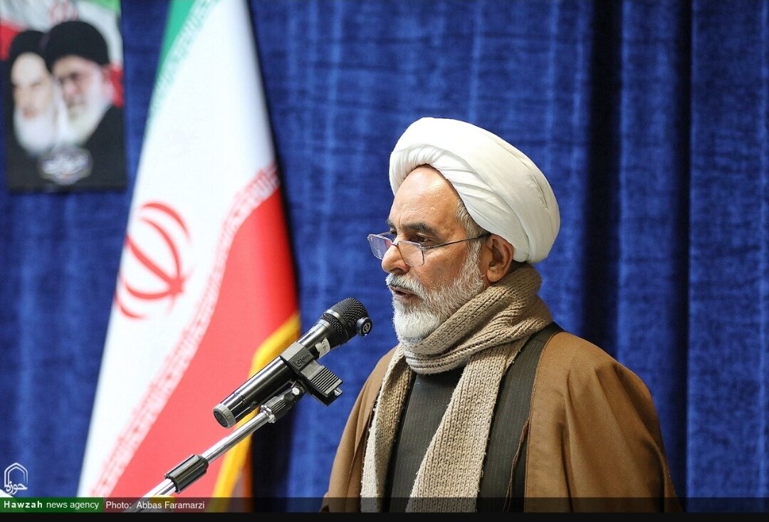 گزارشی از نشست اساتید و مفسران قرآن با آیت الله اعرافی / مرجعیت قرآن در علوم انسانی، شرط تمدن‌سازی است