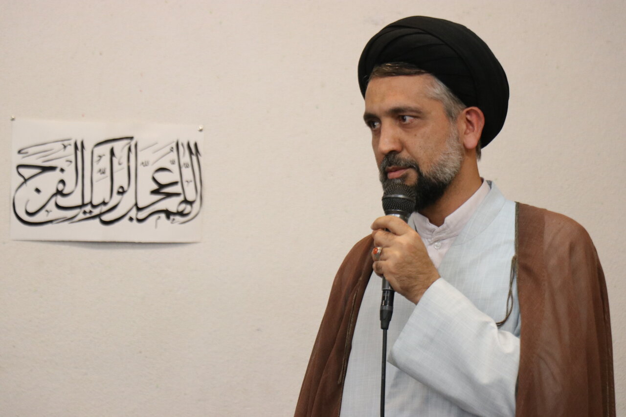 نشست علمی و گفت‌وگومحور «جایگاه تمثال در باور دینی و فقه اسلامی» با حضور اساتید و طلاب مدرسه علمیه محمودیه