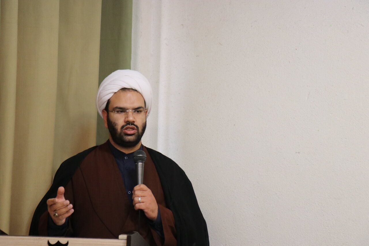 نشست علمی و گفت‌وگومحور «جایگاه تمثال در باور دینی و فقه اسلامی» با حضور اساتید و طلاب مدرسه علمیه محمودیه