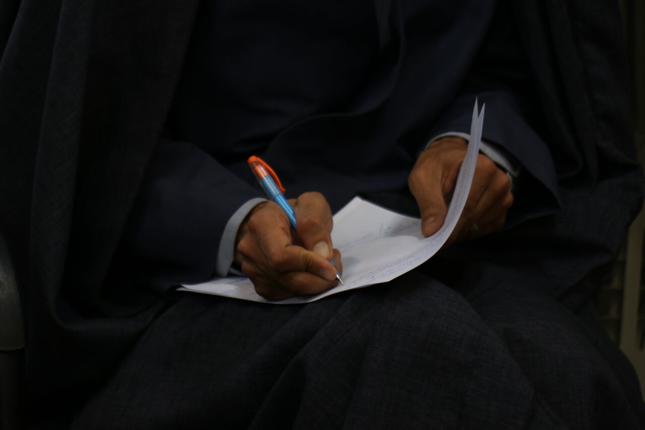 نشست علمی و گفت‌وگومحور «جایگاه تمثال در باور دینی و فقه اسلامی» با حضور اساتید و طلاب مدرسه علمیه محمودیه