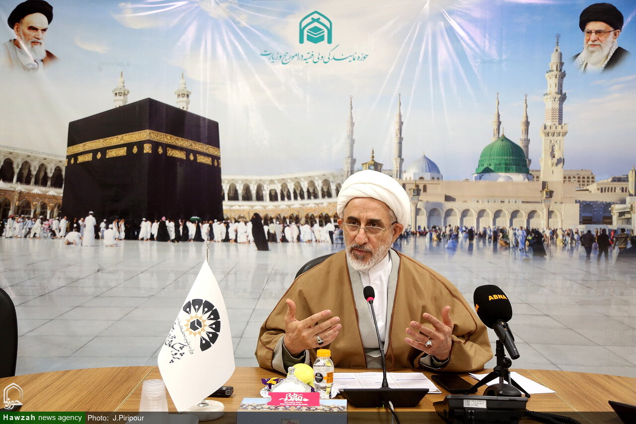 انتشار بیش از ۱۱ هزار جلد کتاب به ۵ زبان / تولید دانشنامه مجازی دستاوردهای ۳۳ ساله پژوهشکده حج و زیارت