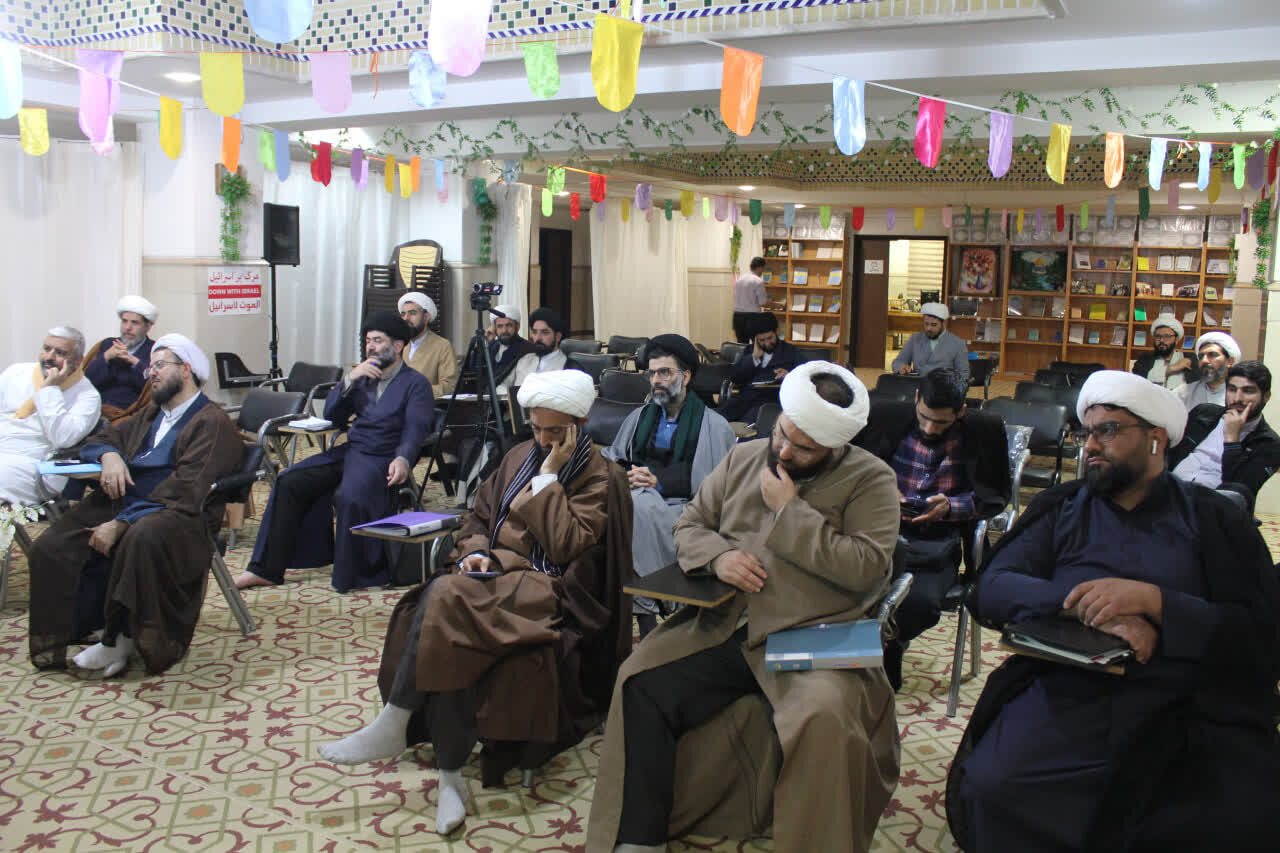 Писатель и исследователь религиозной семинарии:
Цель имамов шиитов в создании государства заключалась в реализации религиозной цивилизации