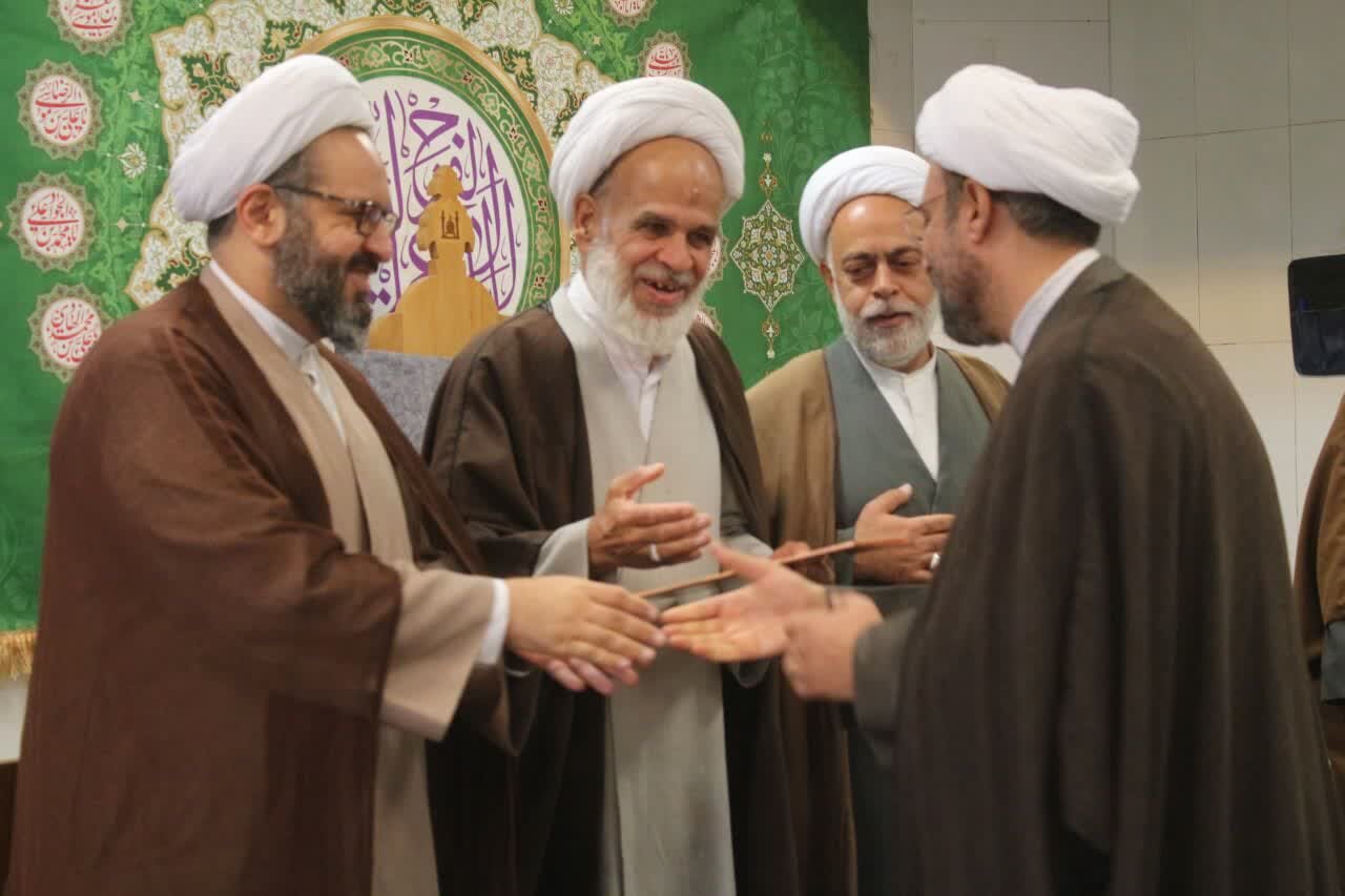 اختتامیه جشنواره علامه حلی مدرسه علمیه امام مهدی(عج) با حضور مدیر حوزه علمیه استان کرمان و جمعی از اساتید و طلاب برگزار شد.