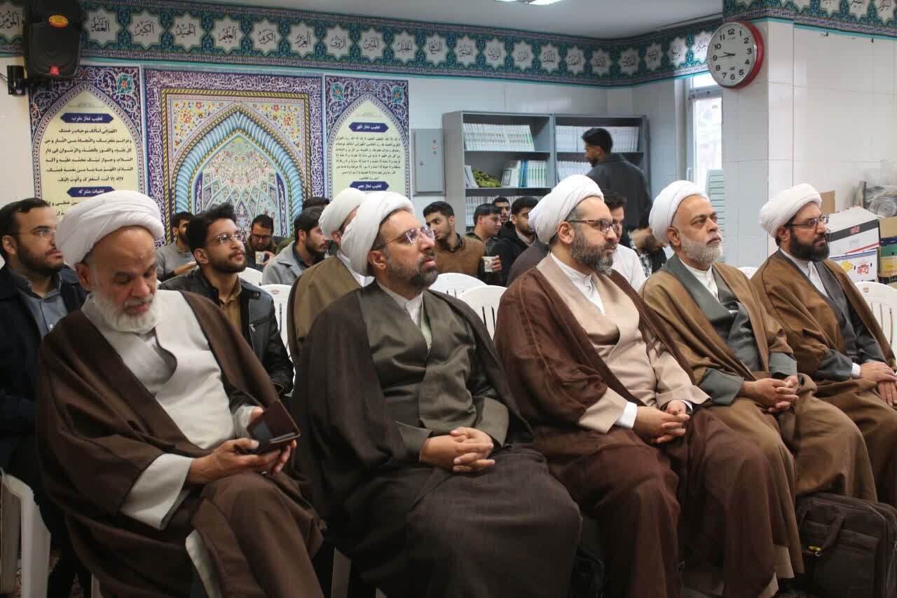 اختتامیه جشنواره علامه حلی مدرسه علمیه امام مهدی(عج) با حضور مدیر حوزه علمیه استان کرمان و جمعی از اساتید و طلاب برگزار شد.