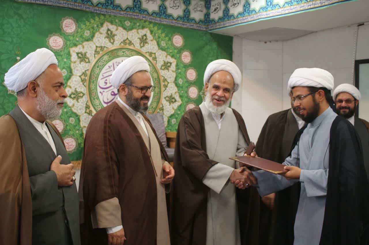 اختتامیه جشنواره علامه حلی مدرسه علمیه امام مهدی(عج) با حضور مدیر حوزه علمیه استان کرمان و جمعی از اساتید و طلاب برگزار شد.